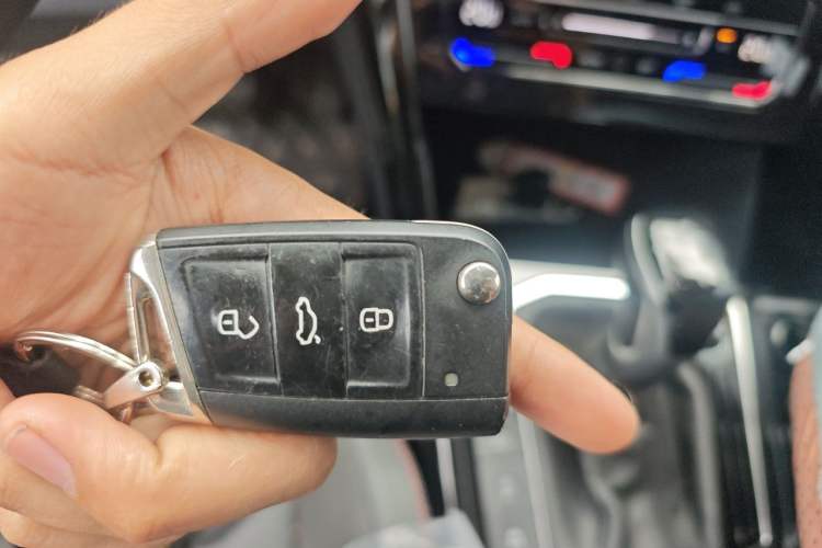 Used Volkswagen Tayron 2020 330TSI Two-Wheel Drive Luxury Smart Connectivity Version Vehicle Key