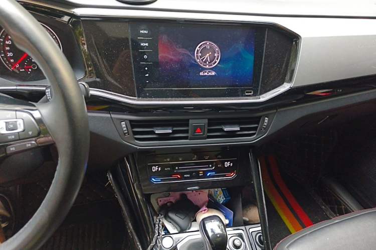 Used Volkswagen Tayron 2020 280TSI Two-Wheel Drive Luxury Connect Edition Audio And AC Panel