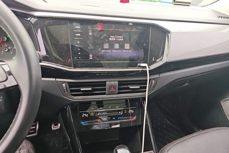Used Volkswagen Tayron 2020 330TSI Two-Wheel Drive Luxury Smart Connectivity Version Audio And AC Panel