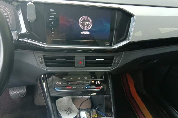 Used Volkswagen Tayron 2020 330TSI Two-Wheel Drive Luxury Smart Connectivity Version Audio And AC Panel