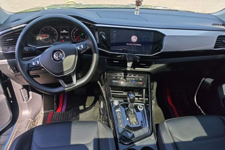 Used Volkswagen Tayron 2020 280TSI Two-Wheel Drive Luxury Connect Edition Center Console