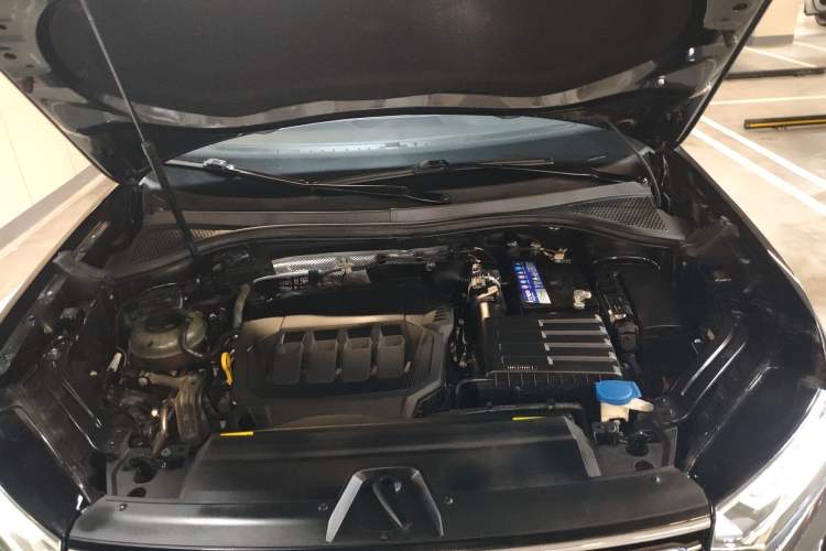Used Volkswagen Tayron 2020 330TSI Two-Wheel Drive Luxury Smart Connectivity Version Engine Bay