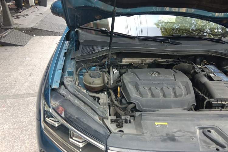 Used Volkswagen Tayron 2020 330TSI Two-Wheel Drive Luxury Smart Connectivity Version Engine Bay Right