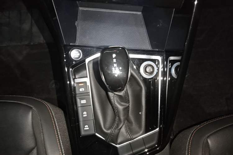 Used Volkswagen Tayron 2020 330TSI Two-Wheel Drive Luxury Smart Connectivity Version Gear Lever