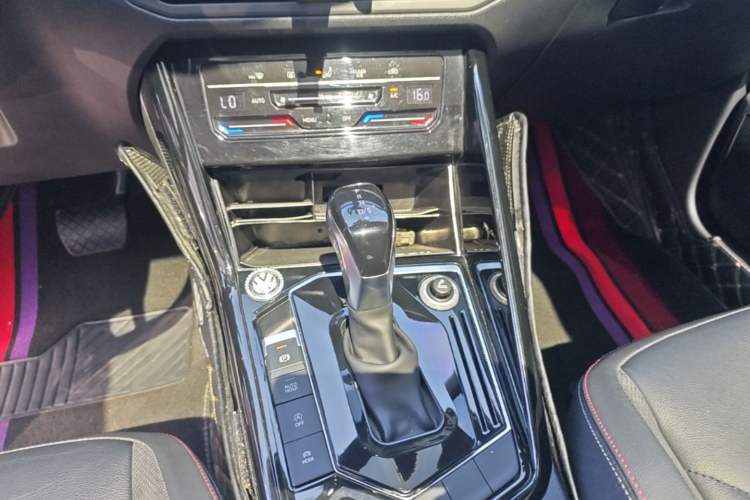 Used Volkswagen Tayron 2020 280TSI Two-Wheel Drive Luxury Connect Edition Gear Lever