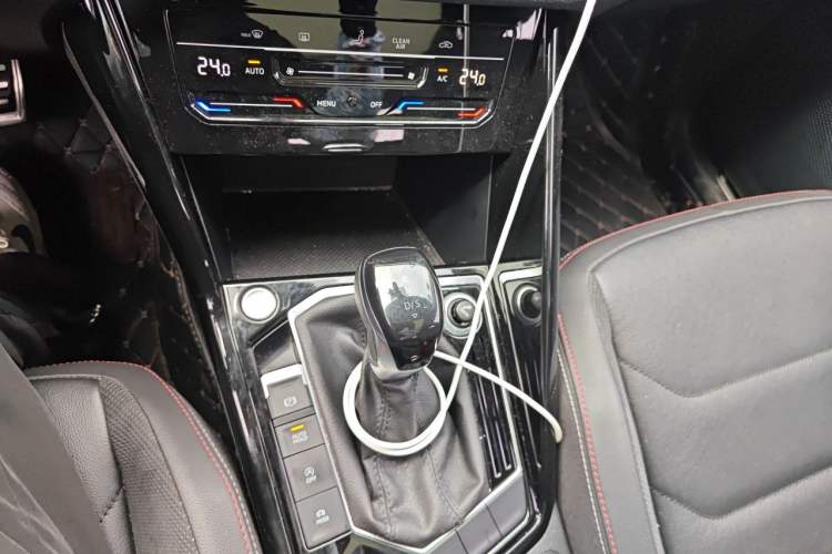 Used Volkswagen Tayron 2020 330TSI Two-Wheel Drive Luxury Smart Connectivity Version Gear Lever