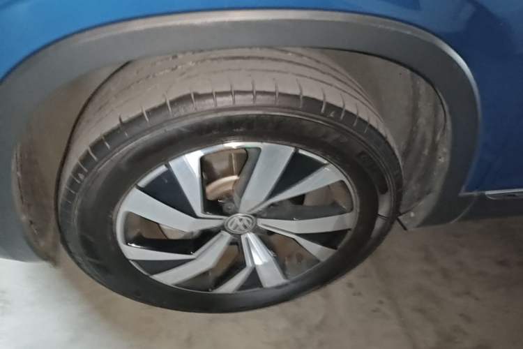 Used Volkswagen Tayron 2020 330TSI Two-Wheel Drive Luxury Smart Connectivity Version Left Front Wheel Hub