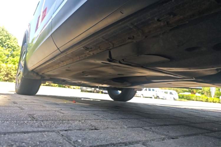 Used Volkswagen Tayron 2020 280TSI Two-Wheel Drive Luxury Connect Edition Left Side Sill
