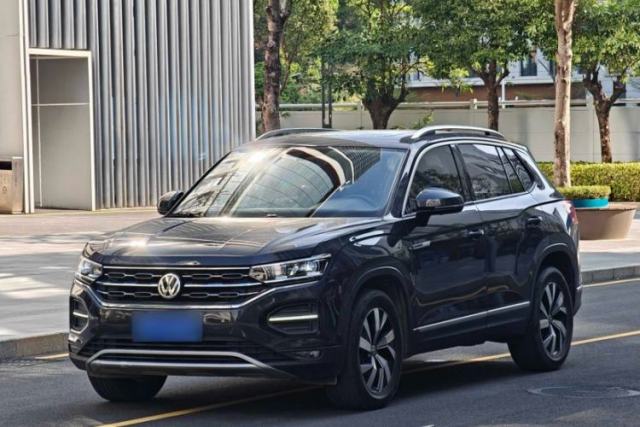 Ojetý Volkswagen Tayron 2020 330TSI Two-Wheel Drive Luxury Smart Connectivity Version