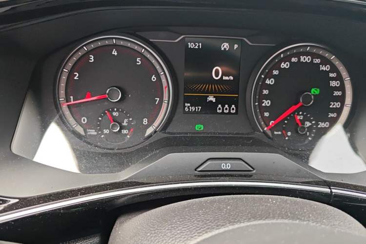 Used Volkswagen Tayron 2020 330TSI Two-Wheel Drive Luxury Smart Connectivity Version Odometer Close Up