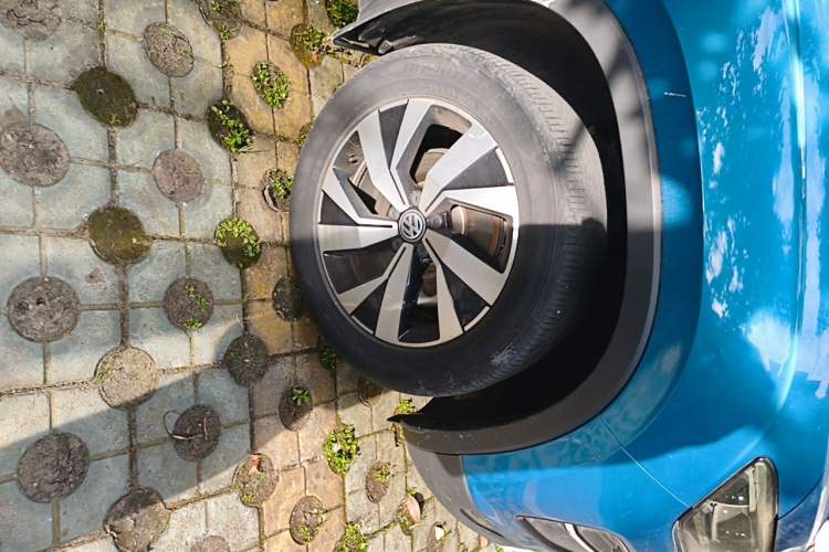 Used Volkswagen Tayron 2020 280TSI Two-Wheel Drive Luxury Connect Edition Right Front Wheel Hub