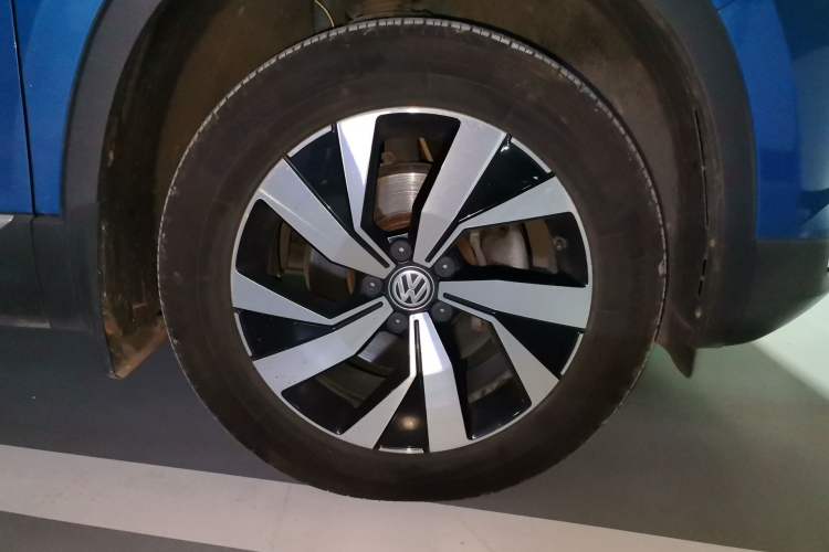 Used Volkswagen Tayron 2020 280TSI Two-Wheel Drive Luxury Connect Edition Right Front Wheel Hub