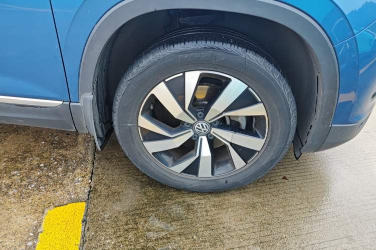 Used Volkswagen Tayron 2020 330TSI Two-Wheel Drive Luxury Smart Connectivity Version Right Front Wheel Hub