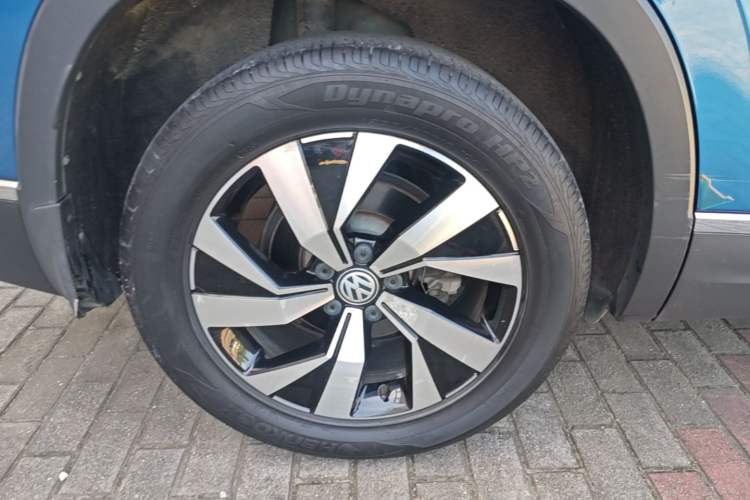 Used Volkswagen Tayron 2020 280TSI Two-Wheel Drive Luxury Connect Edition Right Rear Wheel Hub