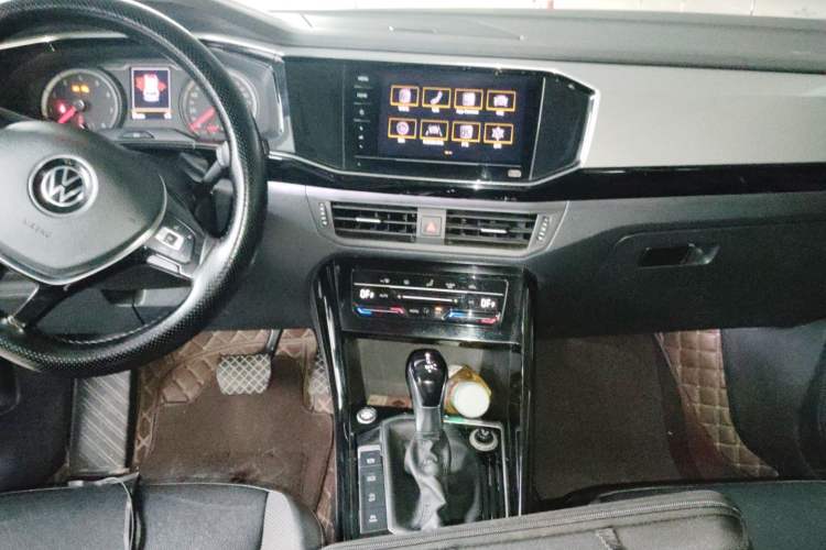 Used Volkswagen Tayron 2020 330TSI Two-Wheel Drive Luxury Smart Connectivity Version Audio And AC Panel