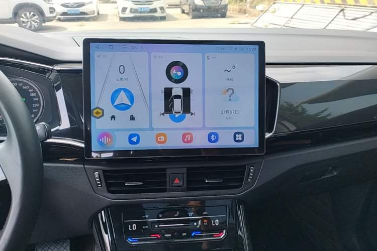 Used Volkswagen Tayron 2020 330TSI Two-Wheel Drive Luxury Smart Connectivity Version Audio And AC Panel