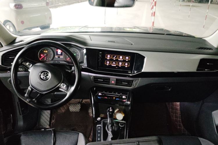 Used Volkswagen Tayron 2020 330TSI Two-Wheel Drive Luxury Smart Connectivity Version Center Console