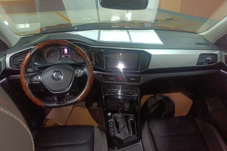 Used Volkswagen Tayron 2020 280TSI Two-Wheel Drive Luxury Connect Edition Center Console