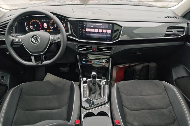 Used Volkswagen Tayron 2020 330TSI Two-Wheel Drive Luxury Connected Pro Edition Center Console