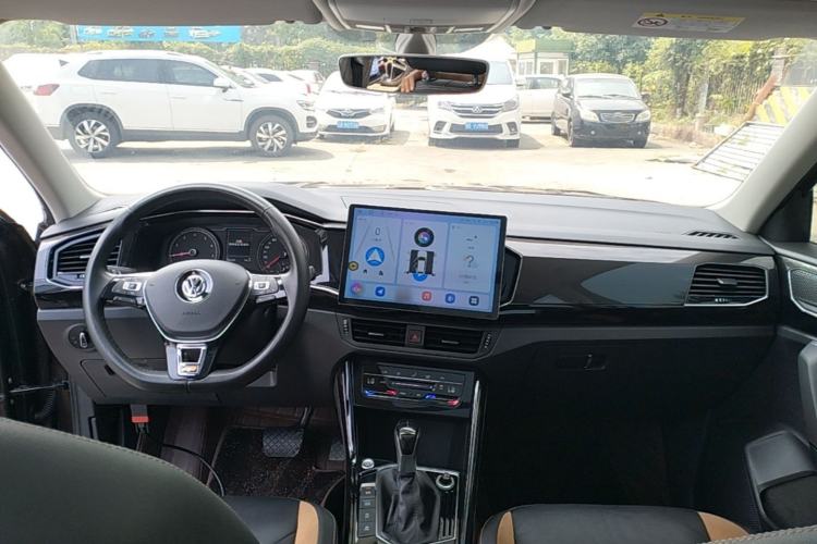 Used Volkswagen Tayron 2020 330TSI Two-Wheel Drive Luxury Smart Connectivity Version Center Console