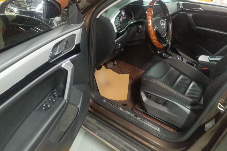 Used Volkswagen Tayron 2020 280TSI Two-Wheel Drive Luxury Connect Edition Driver Seat