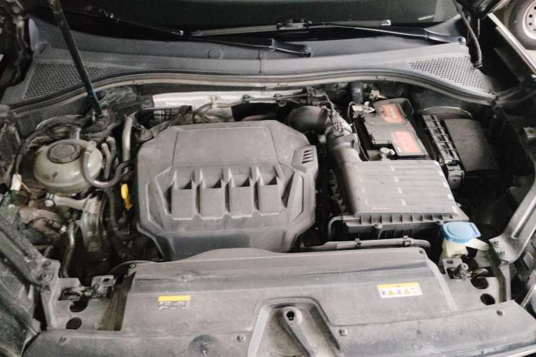 Used Volkswagen Tayron 2020 330TSI Two-Wheel Drive Luxury Smart Connectivity Version Engine Bay