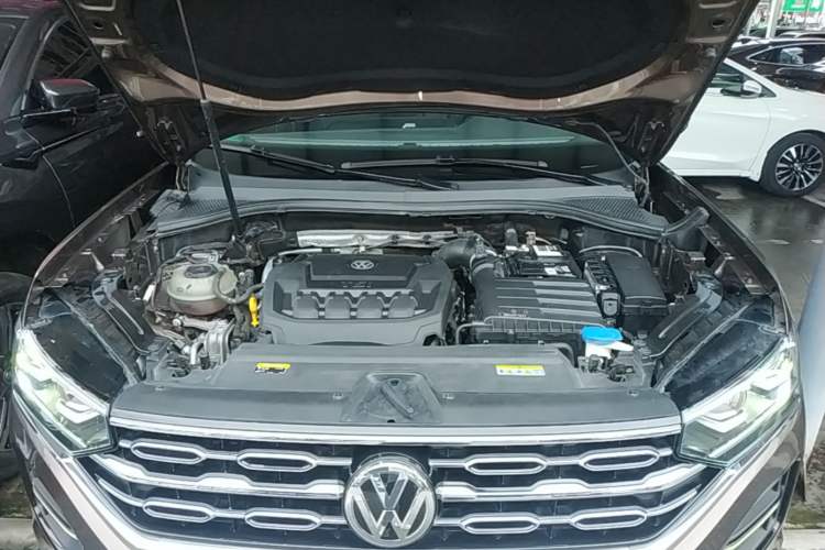 Used Volkswagen Tayron 2020 330TSI Two-Wheel Drive Luxury Smart Connectivity Version Engine Bay