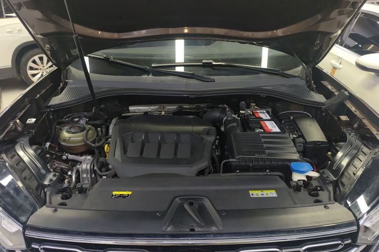 Used Volkswagen Tayron 2020 330TSI Two-Wheel Drive Luxury Connected Pro Edition Engine Bay