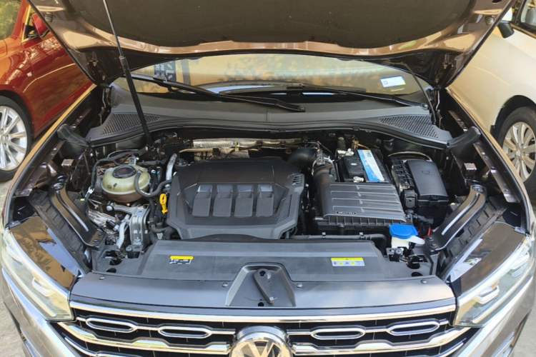 Used Volkswagen Tayron 2020 330TSI Two-Wheel Drive Luxury Smart Connectivity Version Engine Bay