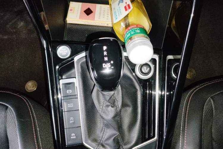Used Volkswagen Tayron 2020 330TSI Two-Wheel Drive Luxury Smart Connectivity Version Gear Lever