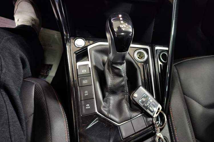 Used Volkswagen Tayron 2020 280TSI Two-Wheel Drive Luxury Connect Edition Gear Lever