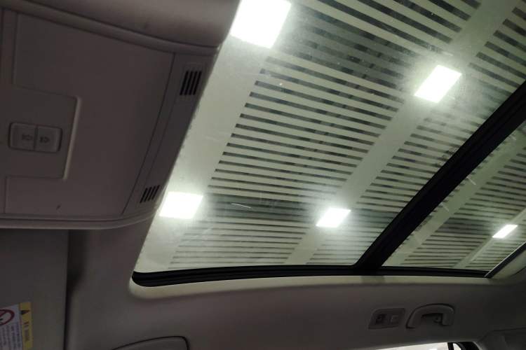 Used Volkswagen Tayron 2020 280TSI Two-Wheel Drive Luxury Connect Edition Headliner