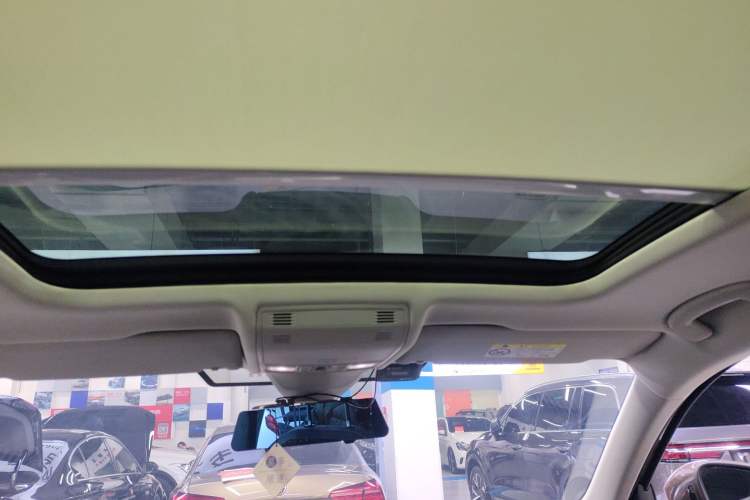 Used Volkswagen Tayron 2020 330TSI Two-Wheel Drive Luxury Connected Pro Edition Headliner