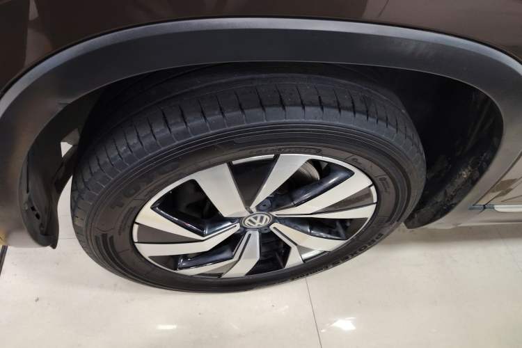 Used Volkswagen Tayron 2020 280TSI Two-Wheel Drive Luxury Connect Edition Left Front Wheel Hub
