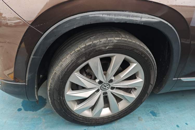 Used Volkswagen Tayron 2020 330TSI Two-Wheel Drive Luxury Connected Pro Edition Left Front Wheel Hub