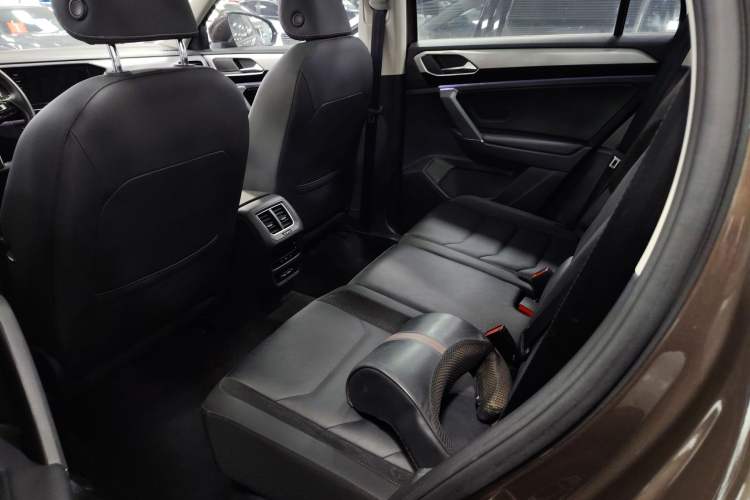 Used Volkswagen Tayron 2020 280TSI Two-Wheel Drive Luxury Connect Edition Left Rear Seat