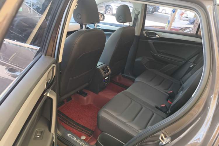 Used Volkswagen Tayron 2020 330TSI Two-Wheel Drive Luxury Smart Connectivity Version Left Rear Seat