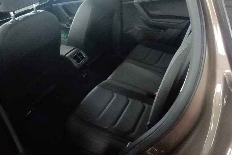 Used Volkswagen Tayron 2020 280TSI Two-Wheel Drive Luxury Connect Edition Left Rear Seat