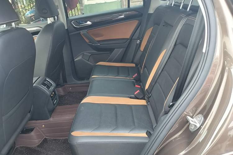 Used Volkswagen Tayron 2020 330TSI Two-Wheel Drive Luxury Smart Connectivity Version Left Rear Seat