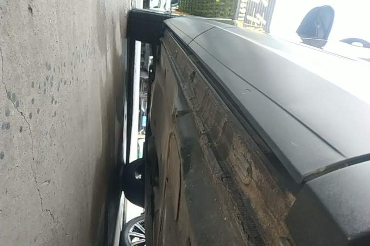 Used Volkswagen Tayron 2020 330TSI Two-Wheel Drive Luxury Smart Connectivity Version Left Side Sill