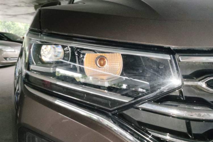 Used Volkswagen Tayron 2020 330TSI Two-Wheel Drive Luxury Smart Connectivity Version Right Front Headlight
