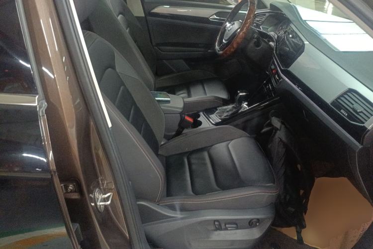 Used Volkswagen Tayron 2020 280TSI Two-Wheel Drive Luxury Connect Edition Right Front Seat