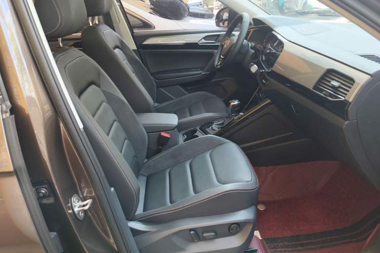 Used Volkswagen Tayron 2020 330TSI Two-Wheel Drive Luxury Smart Connectivity Version Right Front Seat