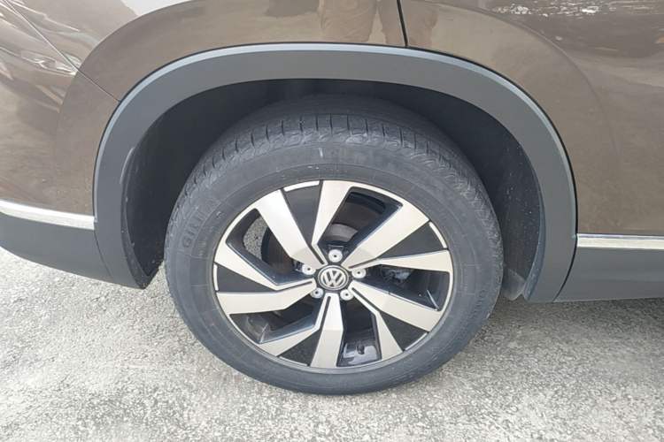 Used Volkswagen Tayron 2020 330TSI Two-Wheel Drive Luxury Smart Connectivity Version Right Rear Wheel Hub