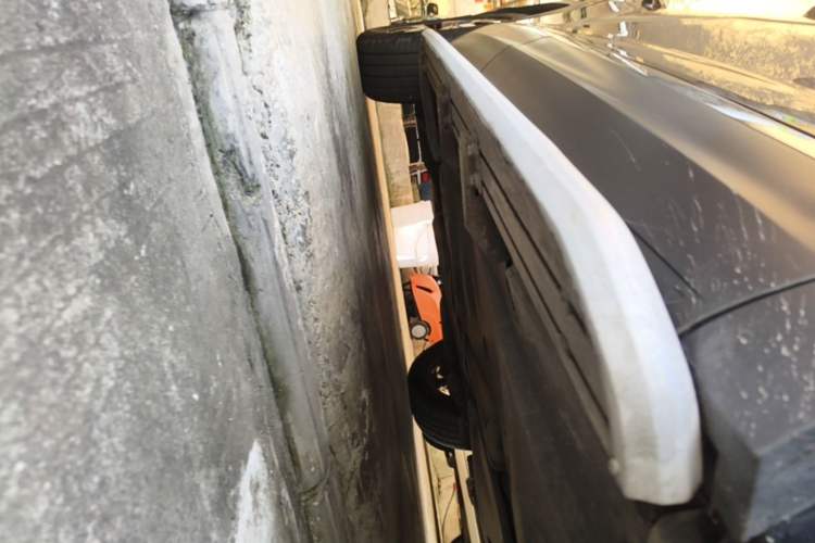 Used Volkswagen Tayron 2020 330TSI Two-Wheel Drive Luxury Smart Connectivity Version Right Side Sill
