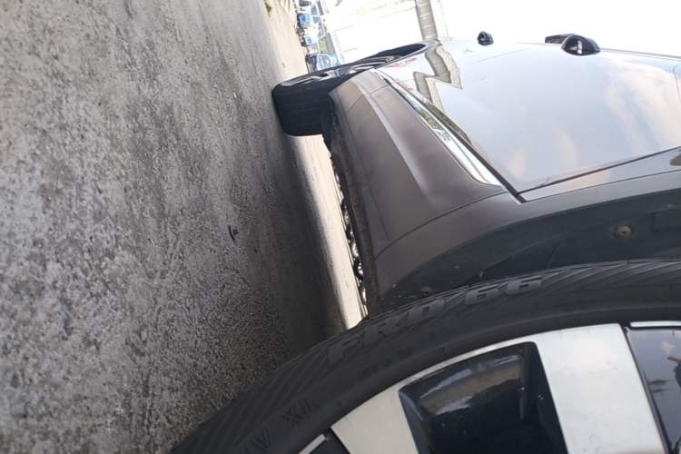 Used Volkswagen Tayron 2020 330TSI Two-Wheel Drive Luxury Smart Connectivity Version Right Side Sill