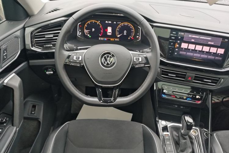 Used Volkswagen Tayron 2020 330TSI Two-Wheel Drive Luxury Connected Pro Edition Steering Wheel