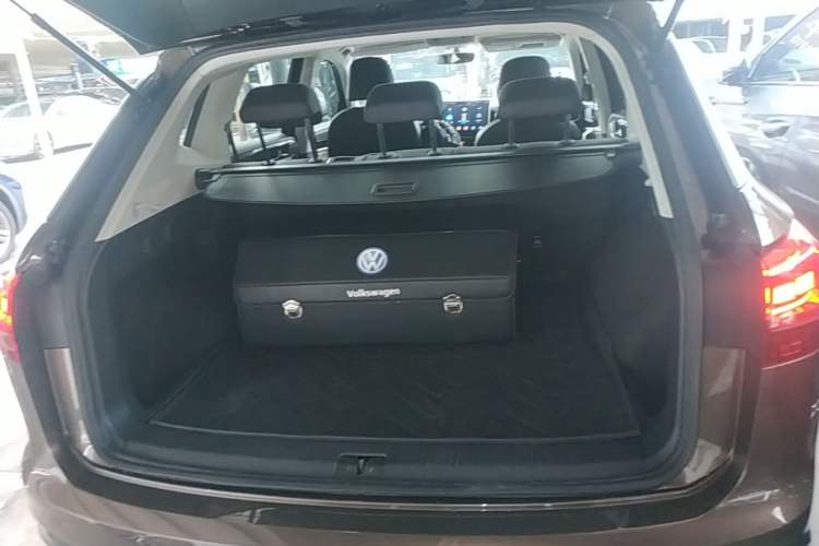 Used Volkswagen Tayron 2020 330TSI Two-Wheel Drive Luxury Smart Connectivity Version Trunk