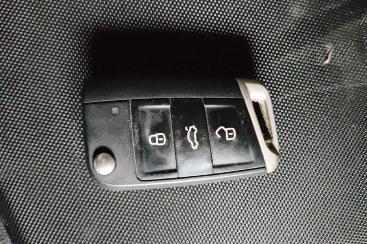 Used Volkswagen Tayron 2020 330TSI Two-Wheel Drive Luxury Smart Connectivity Version Vehicle Key