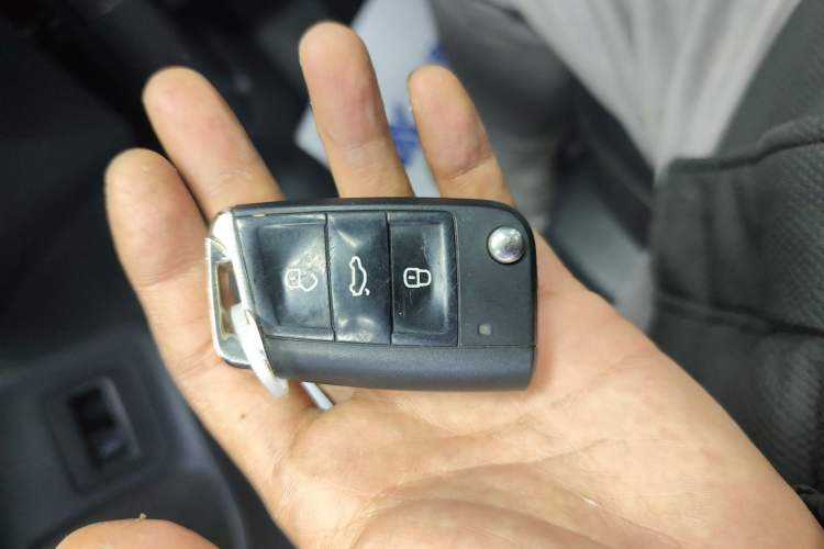 Used Volkswagen Tayron 2020 330TSI Two-Wheel Drive Luxury Connected Pro Edition Vehicle Key
